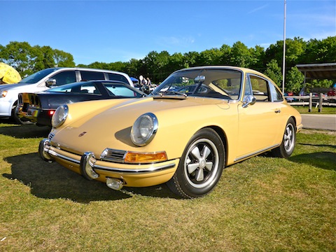 Of the spectator cars, this old Porsche 911, across from the Corvette Corral at turn 3, was the nicest I saw. Simplicity is beauty.