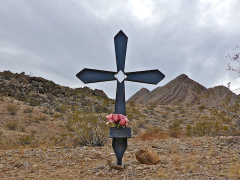The roadside memorial for Daniel J. Reynolds (1973-2007) is on NV-147.