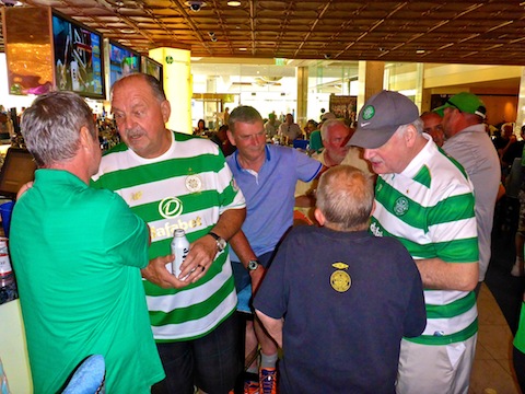 Joe Miller (back to camera) talking to Seamus, Wee Man and Peter. Andy from Phoenix, on the right, in green cap.