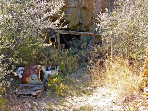 The entrance to Finch Wash Mine.