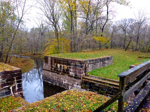 Broad Run: Is it an aqueduct, or is it a culvert?