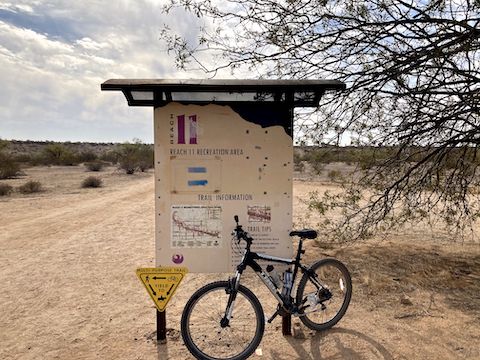 The dirt trailhead on Tatum Blvd. has no water. Nearest bathroom is 2½ miles west at Pinnacle Dog Park.