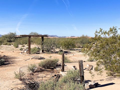 I wonder if this was a Butterfield Stage Trail station? I spent ten minutes exploring the area. I could have spent a lot more! Note the landfill ahead.