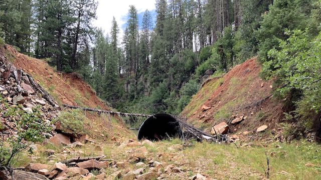 A half mile of FR 95, on both sides of Bear Canyon, was closed in May, 2019, after flooding wiped out the crossing. I heard there was a bridge there, but I saw no bridge remains, of any kind, upstream of Quien Sabe Draw.